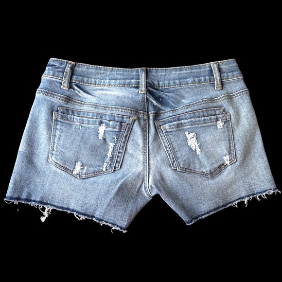 Woman’s Medium Wash Denim Distressed Shorts With Frayed Edge - Picture 3 of 3